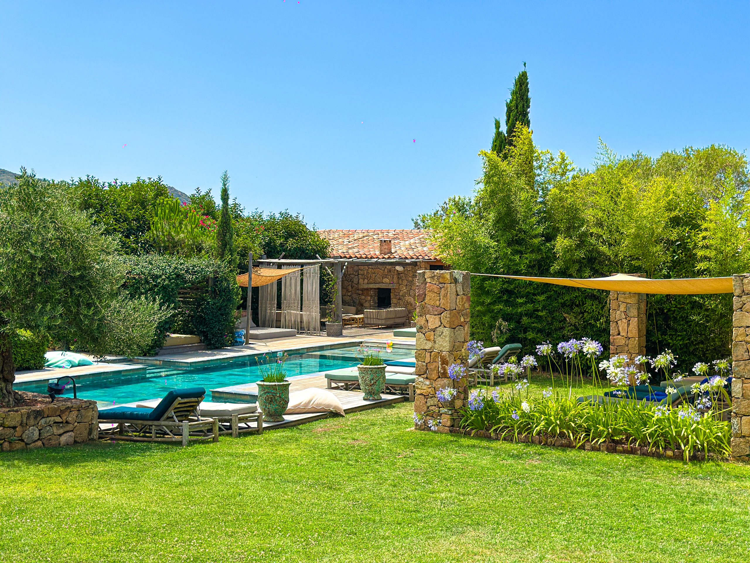 Lire la suite à propos de l’article Séjour raffiné au Domaine Pozzo di Mastri****, en Corse du Sud