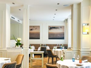 Lire la suite à propos de l’article Restaurant Frédéric Simonin, gastronomie étoilée à deux pas de l’Arc de Triomphe