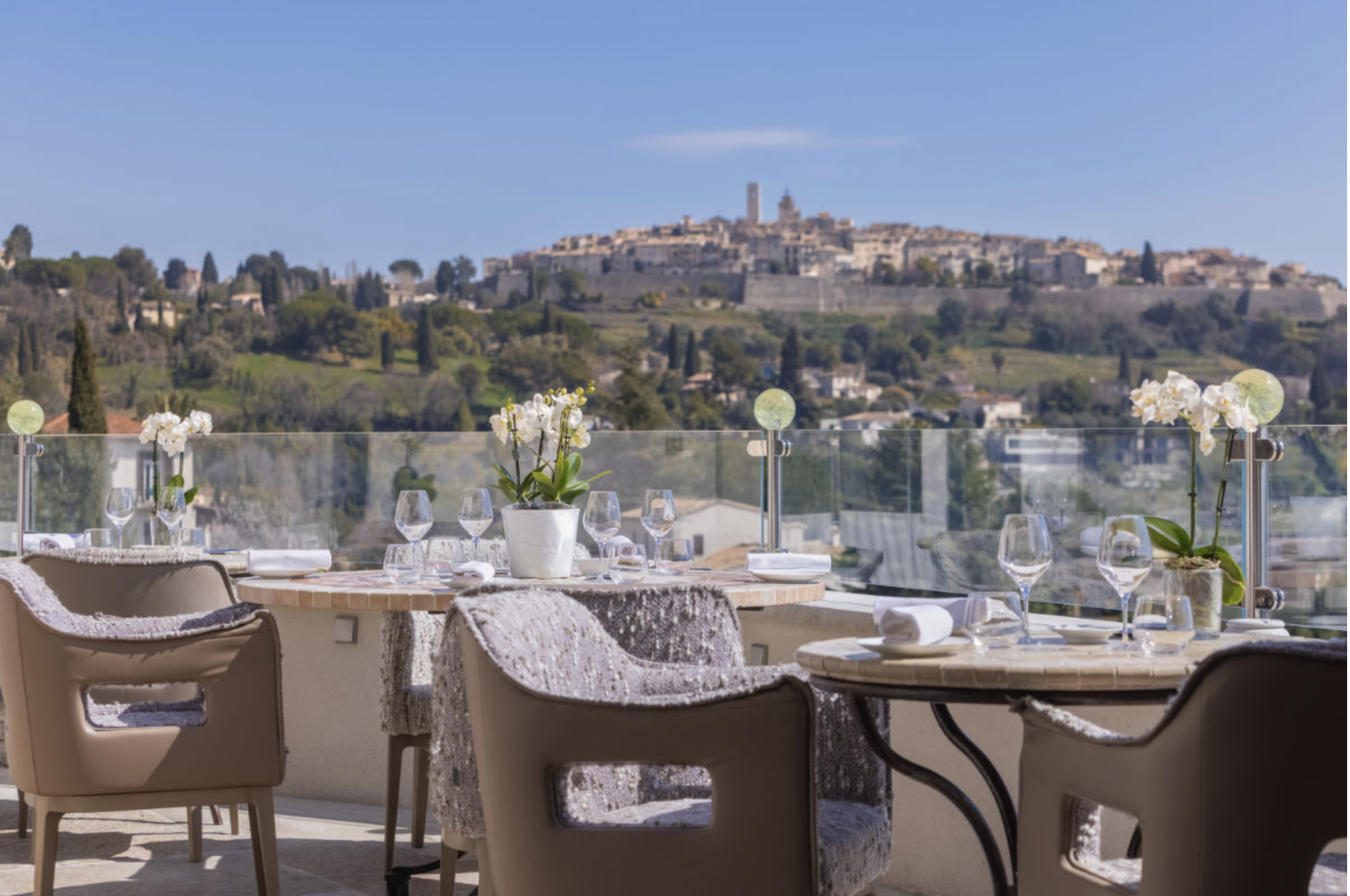 Lire la suite à propos de l’article Alain Llorca, le restaurant étoilé qui illumine Saint-Paul-de-Vence